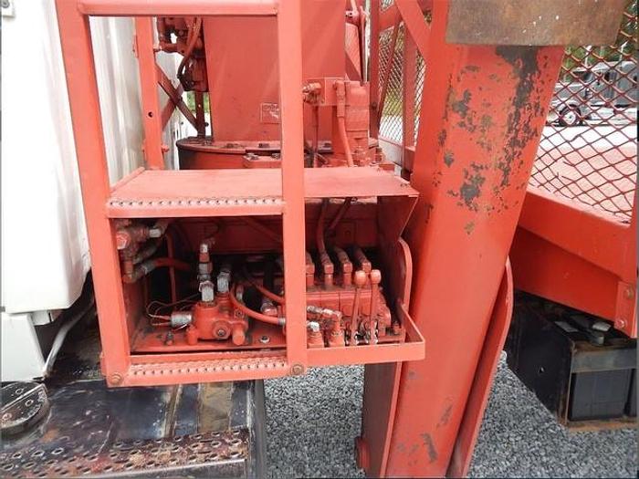 Used 1992 Ford L9000 With Mounted On 1992 IMT 13034 Knuckle Boom Crane