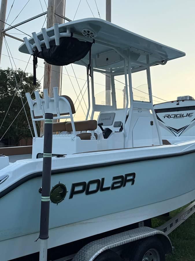 Used 2024 Polar 220 Center Console