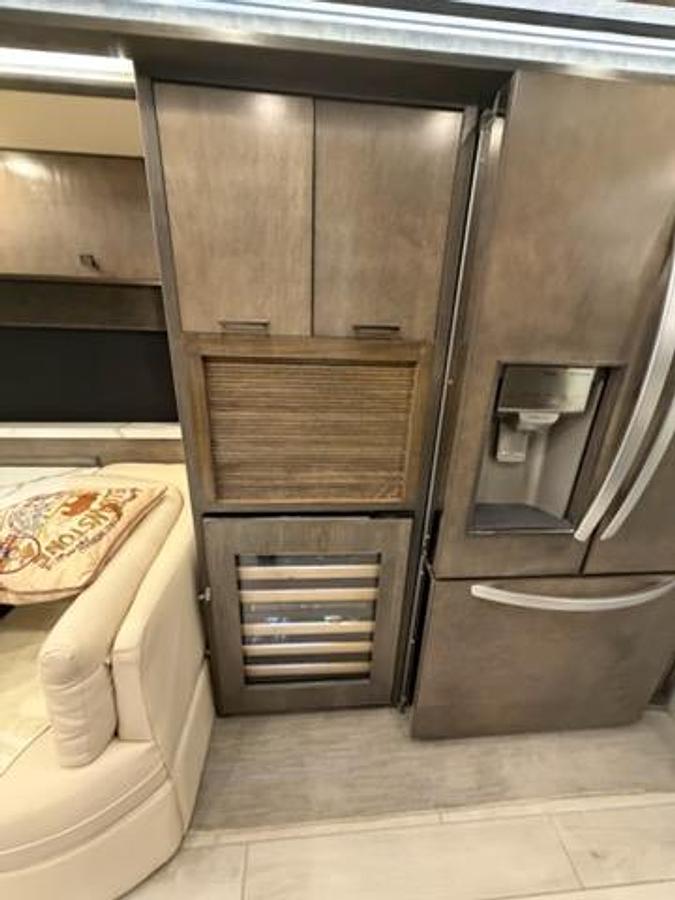 Used 2022 Tiffin Zephyr 45PZ