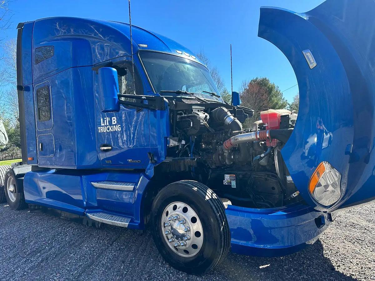 Used 2019 Kenworth T680 Sleeper Semi Truck