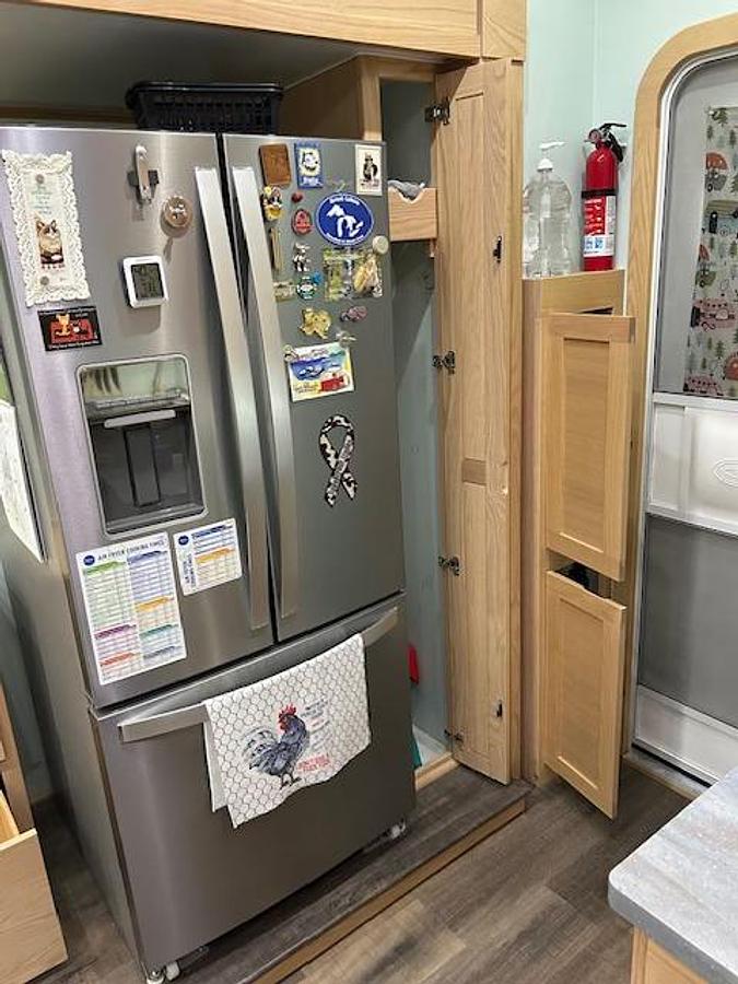 Used 2022 Space Craft V405 Fifth Wheel