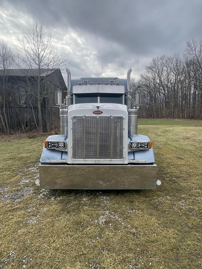 Used 1996 Peterbilt 379 Conventional Sleeper Semi