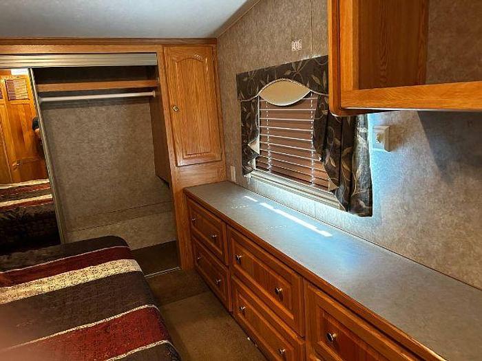 Used 2004 SunnyBrook Titan 31ft BWFS