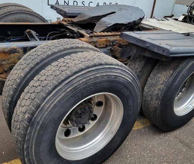 Used 2015 Freightliner CORONADO 122 SD