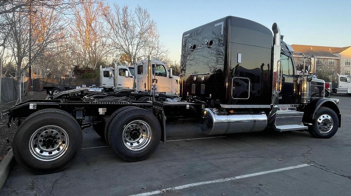 Used 2026 Peterbilt 589
