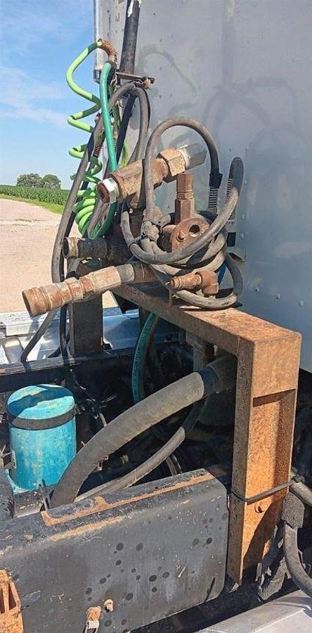 Used 2005 International 9200