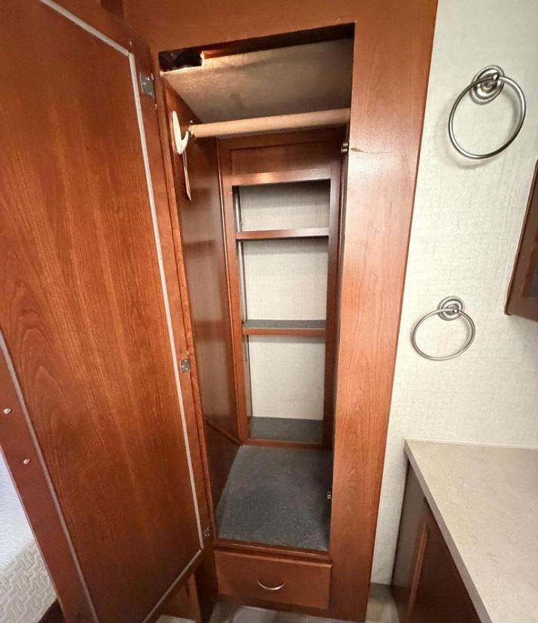 Used 2007 Fleetwood Bounder 35E
