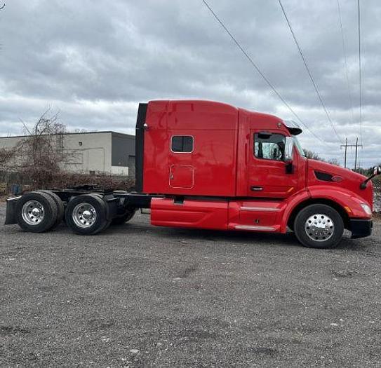 Used 2017 Peterbilt 579