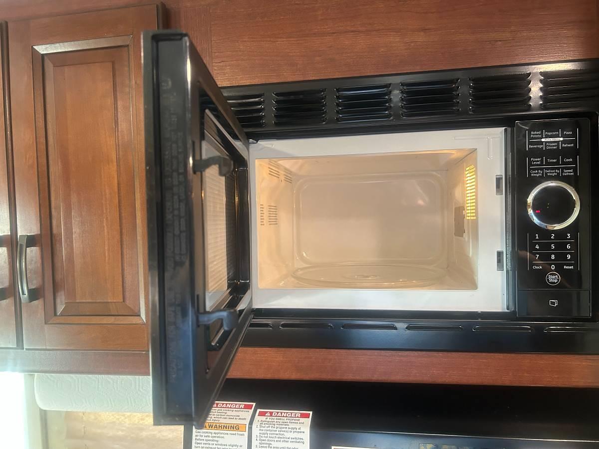 Used 2016 Forest River Sunseeker 2290S