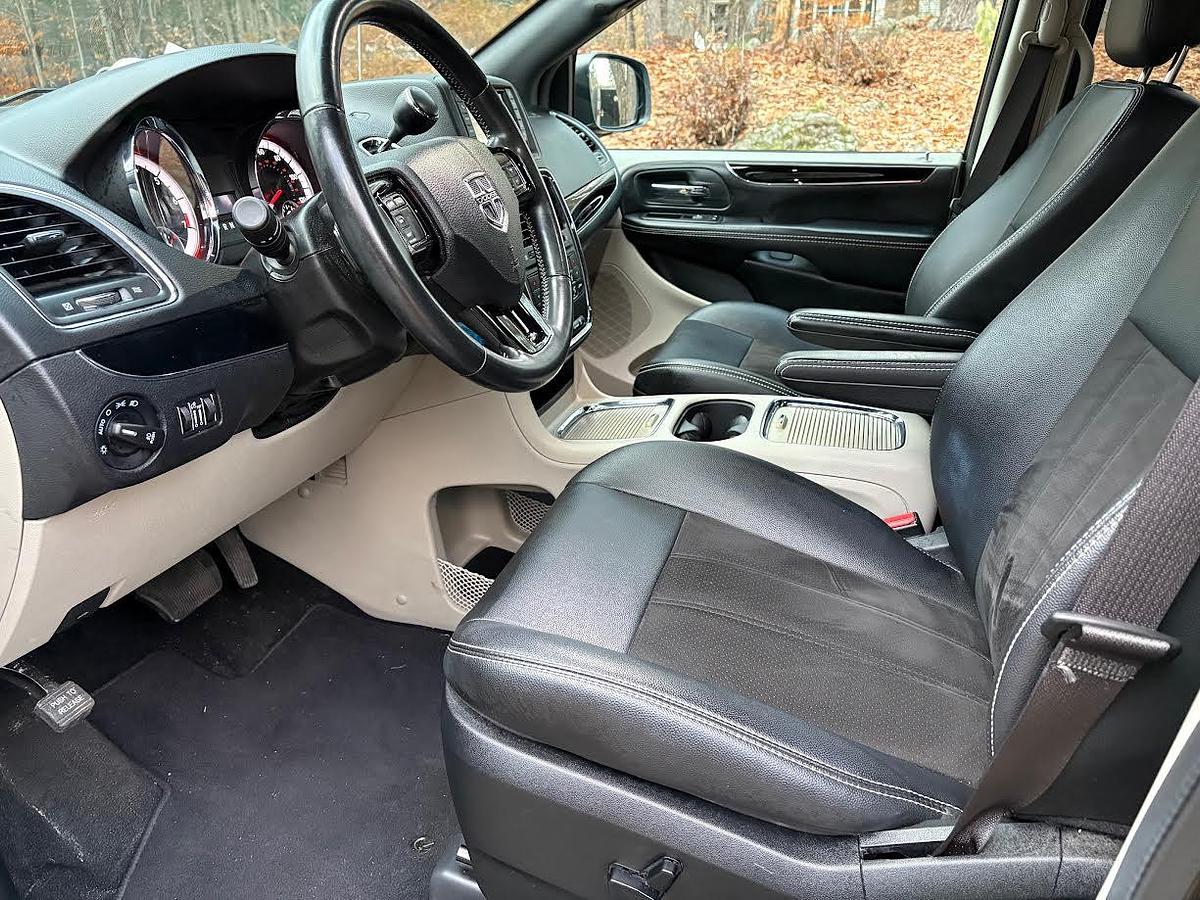 Used 2020 Dodge Grand Caravan SXT