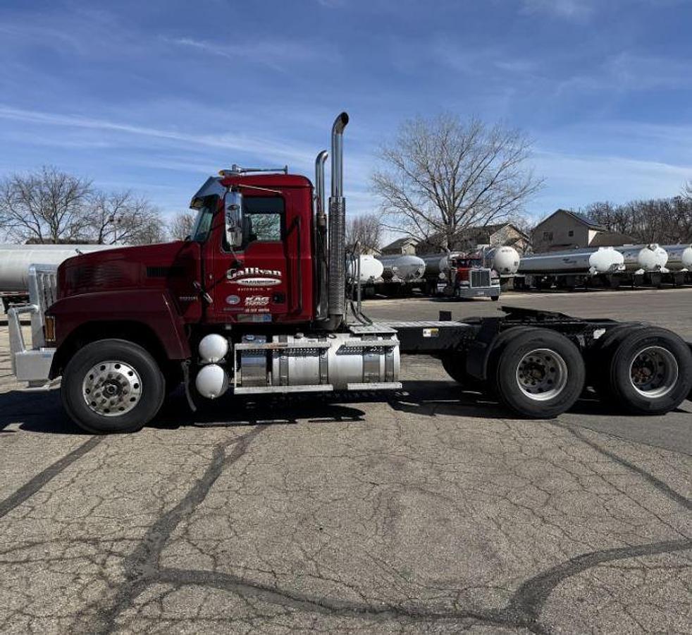 Used 2020 Mack PINNACLE 64R