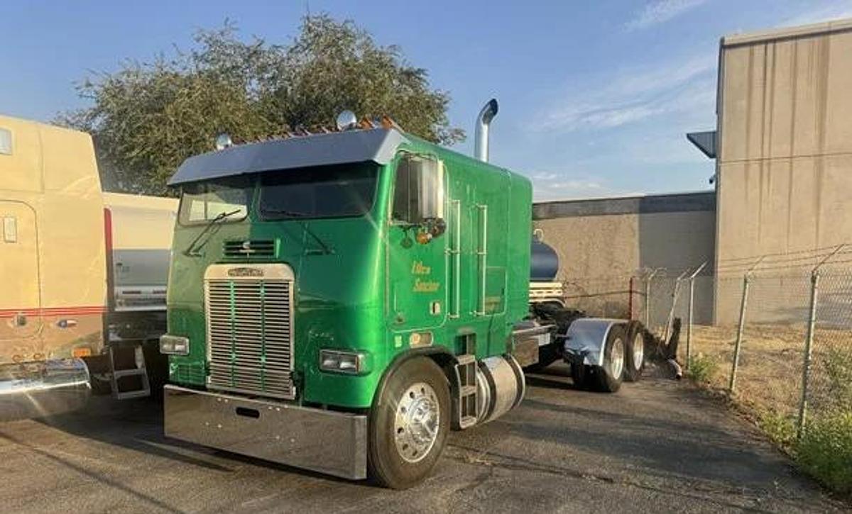 Used 1985 Freightliner MP80