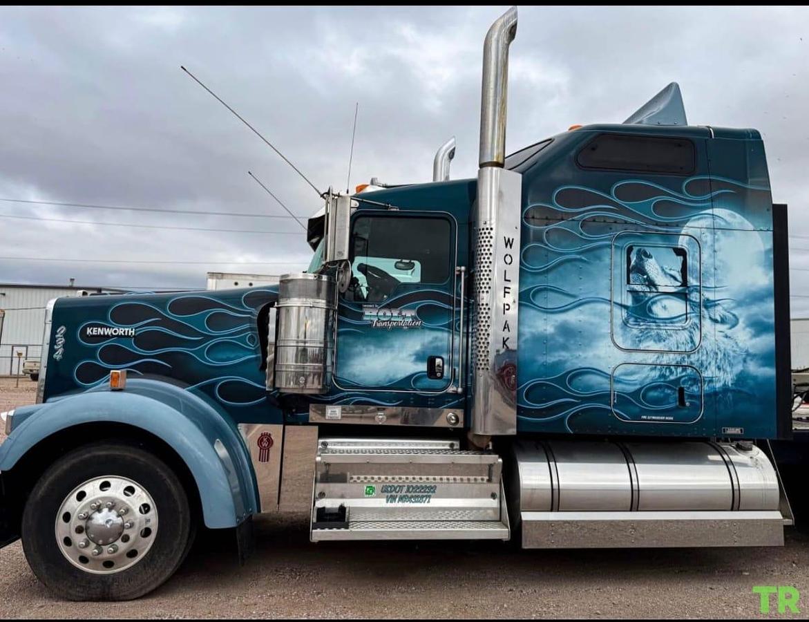 Used 2021 Kenworth W900L