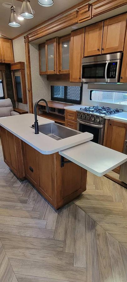 Used 2023 Vanleigh Vilano 320GK Fifth Wheel