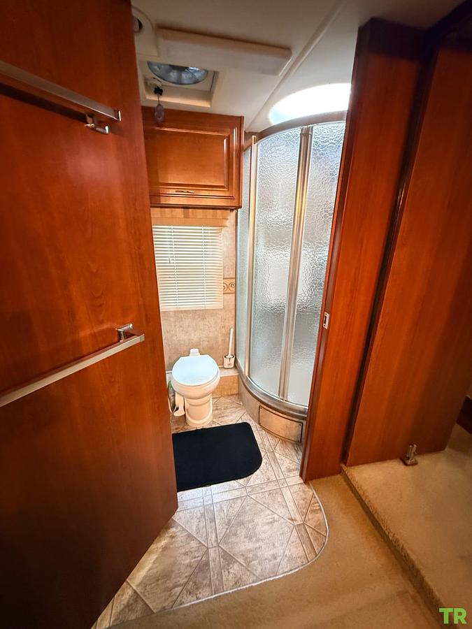 Used 2009 Fleetwood Expedition 38R Class A Diesel Pusher