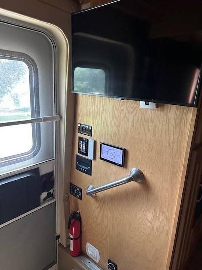 Used 2014 Born Free Royal Splendor