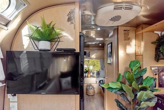 Used 2014 Airstream Flying Cloud 25FB