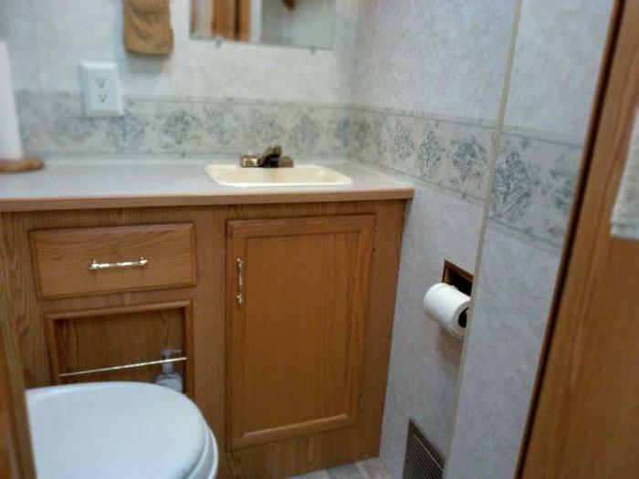 Used 2005 Winnebago SIGHTSEER