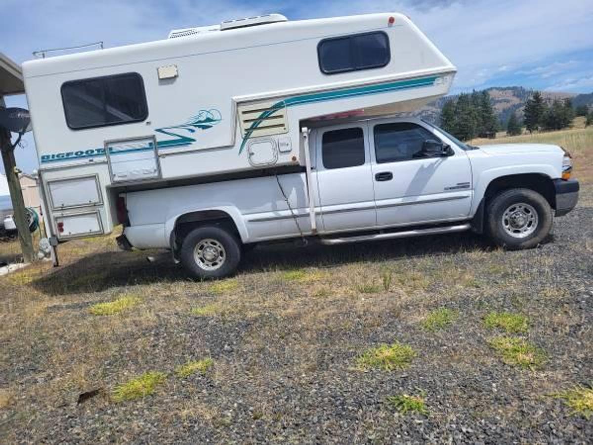 Used 1996 Bigfoot Pickup Camper