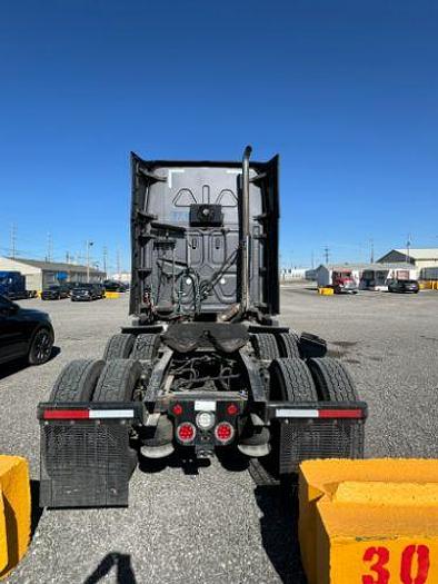 Used 2020 Freightliner CASCADIA 126