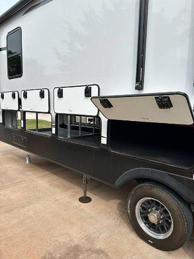 Used 2023 Dutchmen Yukon 421FL