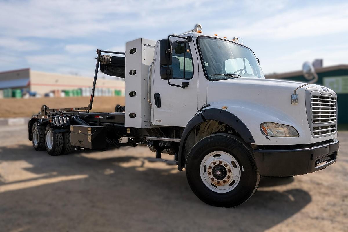 Used 2014 Freightliner Business Class M2 112