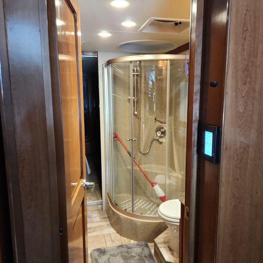 Used 2017 Fleetwood Discovery 39G