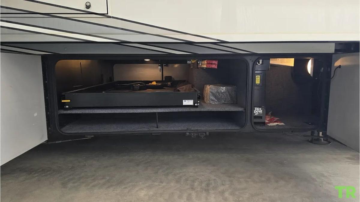 Used  2017 Winnebago Grand Tour 45RL