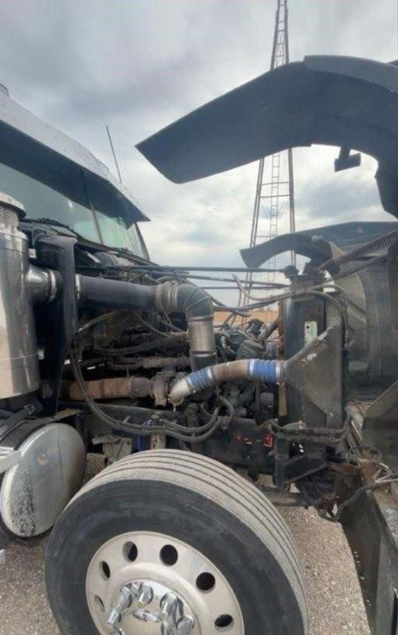 Used 2005 Western Star 4900 Sleeper Semi Truck