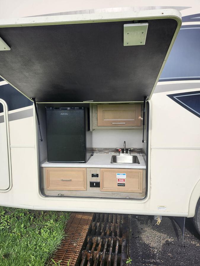 Used 2021 Coachmen Mirada 32SS