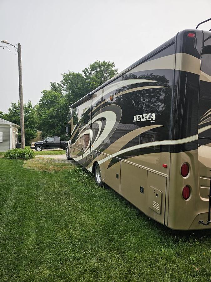 Used 2014 Jayco Seneca 36FK