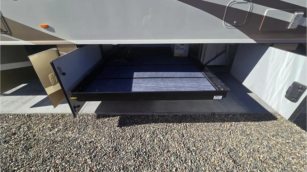 Used 2016 Winnebago Journey 40r