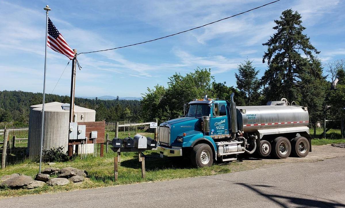 Used 2015 WESTERN STAR 4900 Water Tank Truck