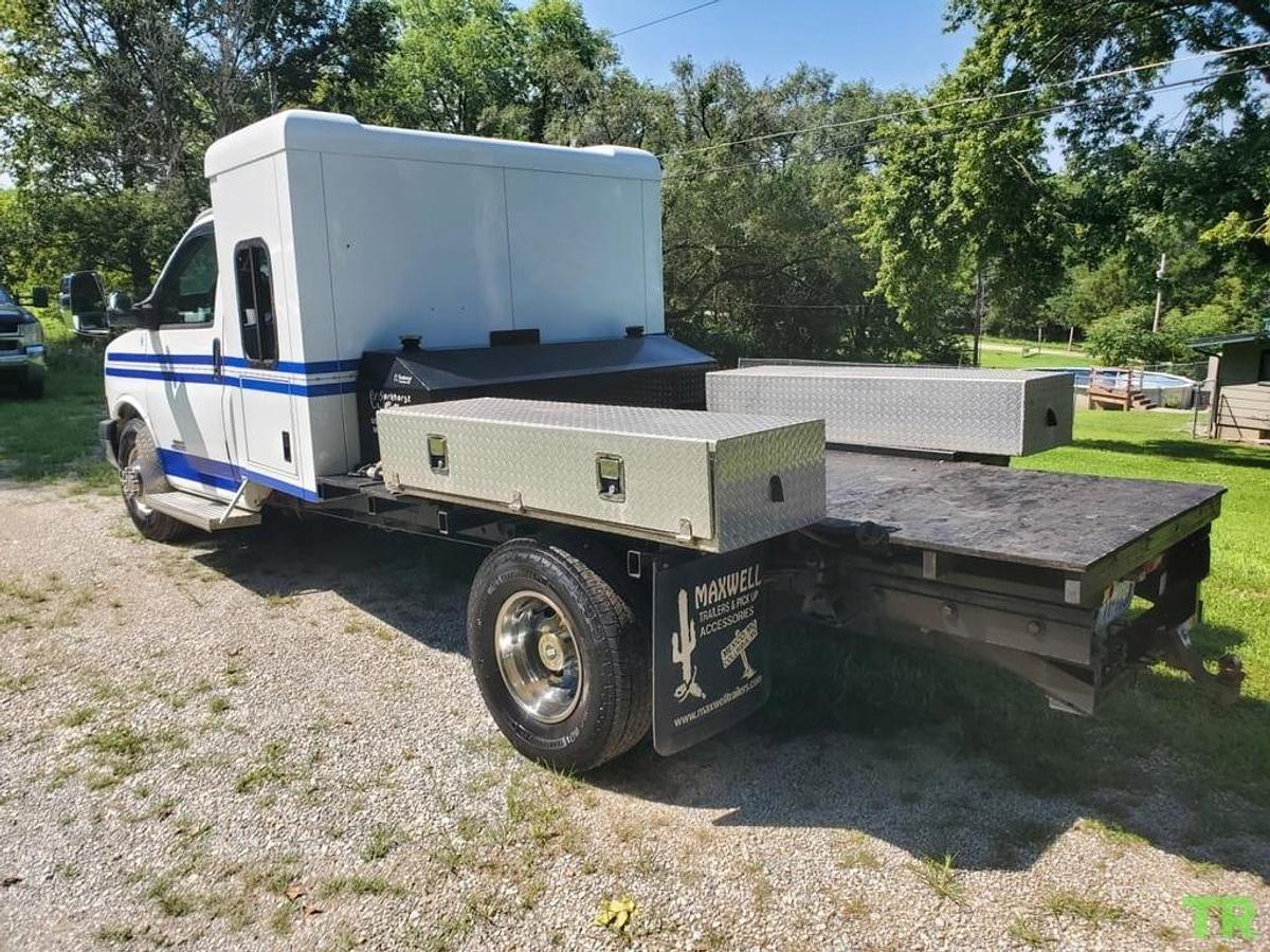 Used 2013 Chevy Express 4500 2wd 6.6L LGH Duramax Diesel Transporter