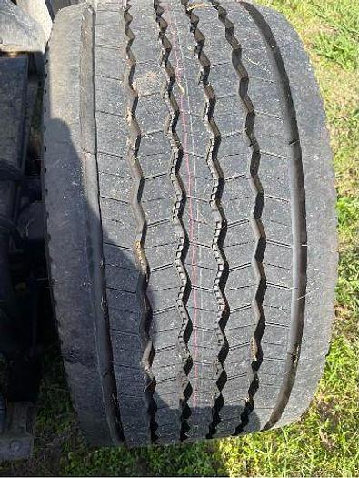 Used 2006 Volvo Conventional Sleeper Semi