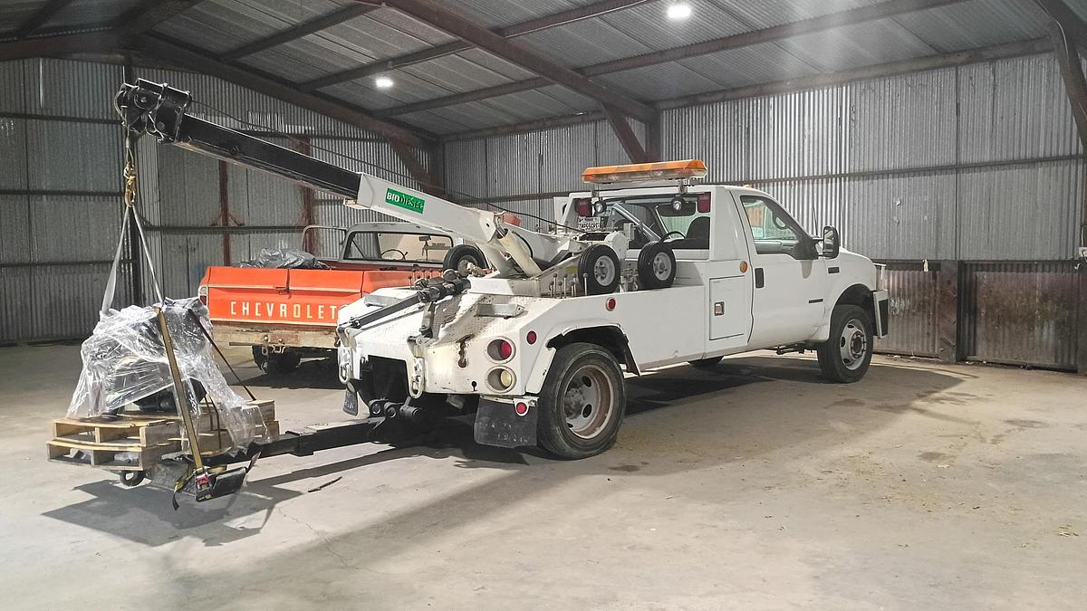 Used 2002 Ford F450 Recover Truck with Boom