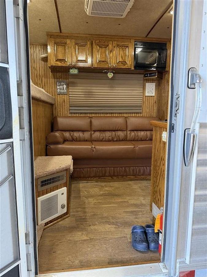 Used 2008 Platinum 3HLQ 3 Horse Trailer