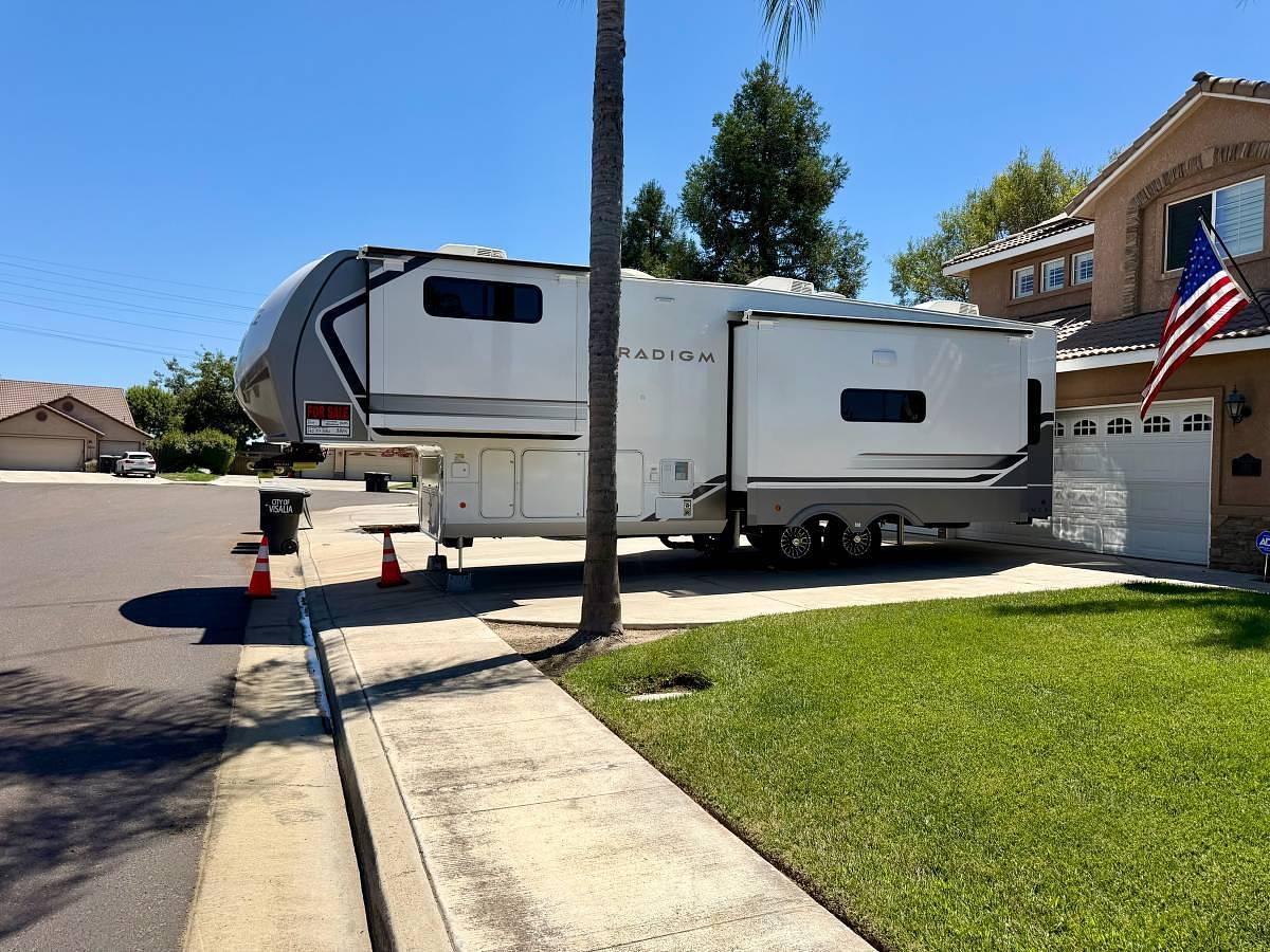 Used 2025 Alliance Paradigm 310RL Fifth Wheel