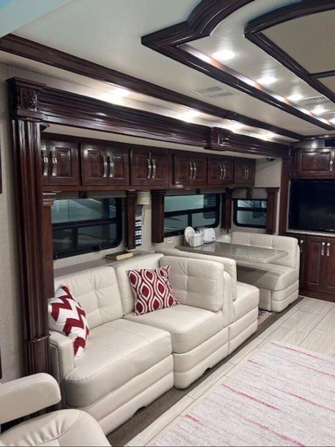 Used 2017 American Coach American Dream 45T