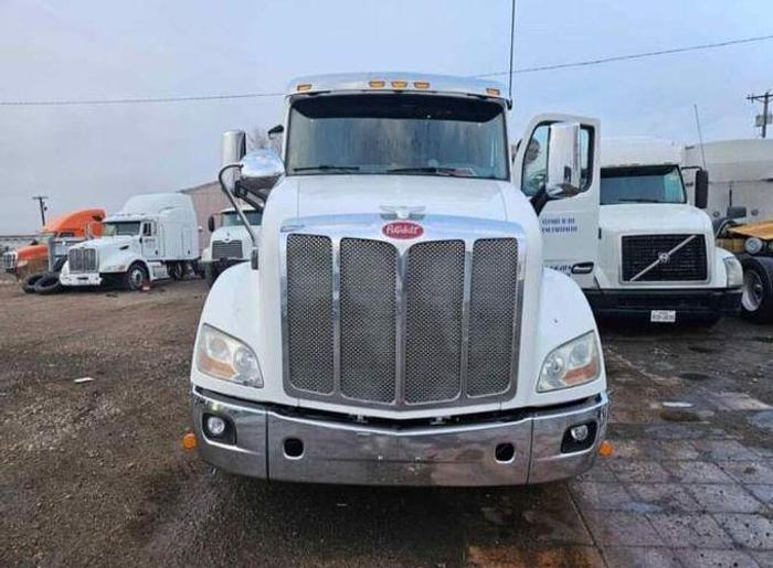 Used 2015 Peterbilt 579 Sleeper