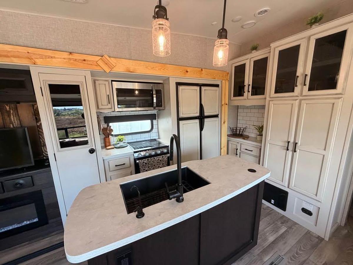 Used 2023 Jayco Eagle 355MBQS