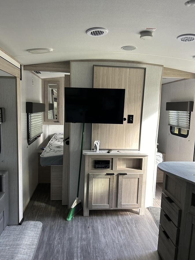 Used 2022 Cruiser RV Shadow Cruiser 280QBS Travel Trailer