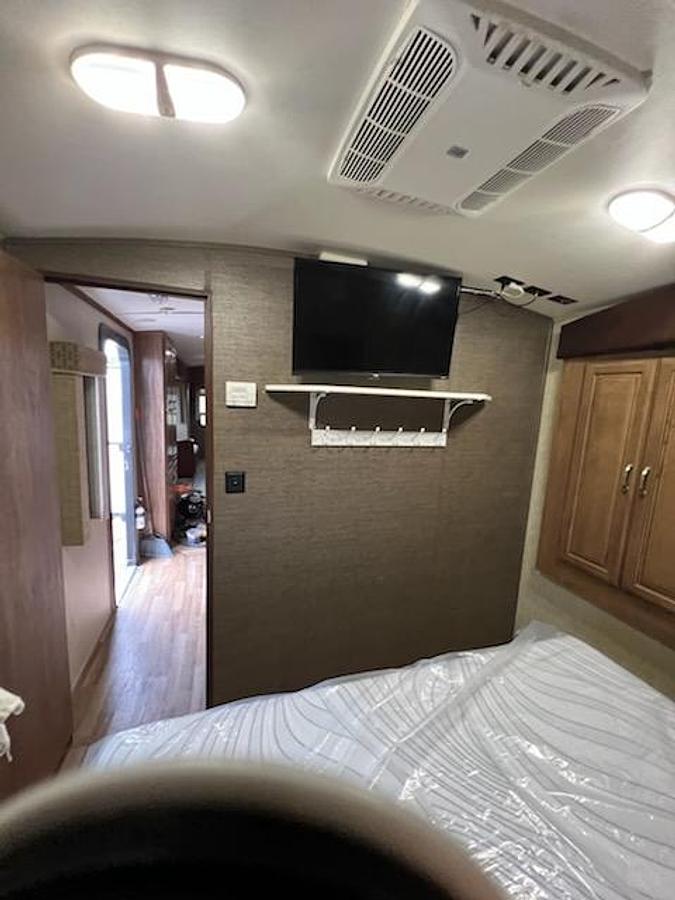 Used 2015 Keystone Laredo Travel Trailer
