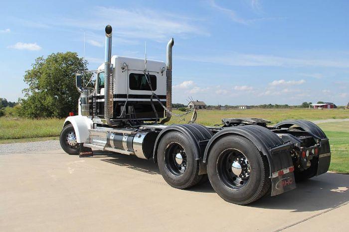 Used 2022 KENWORTH W900L