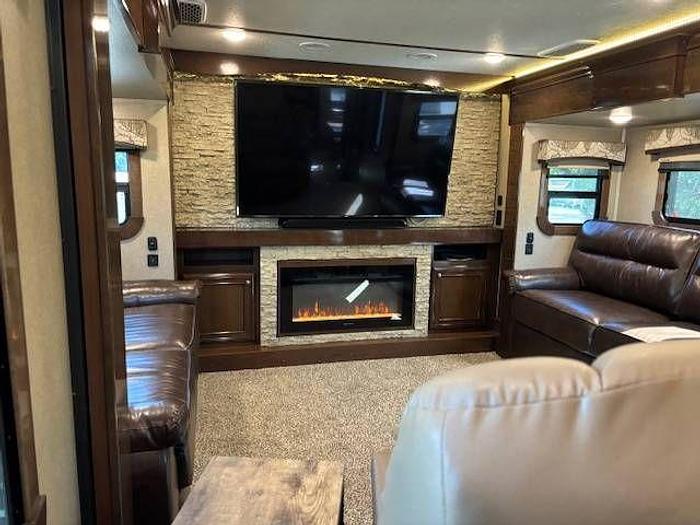 Used 2018 Redwood Redwood 3941FL