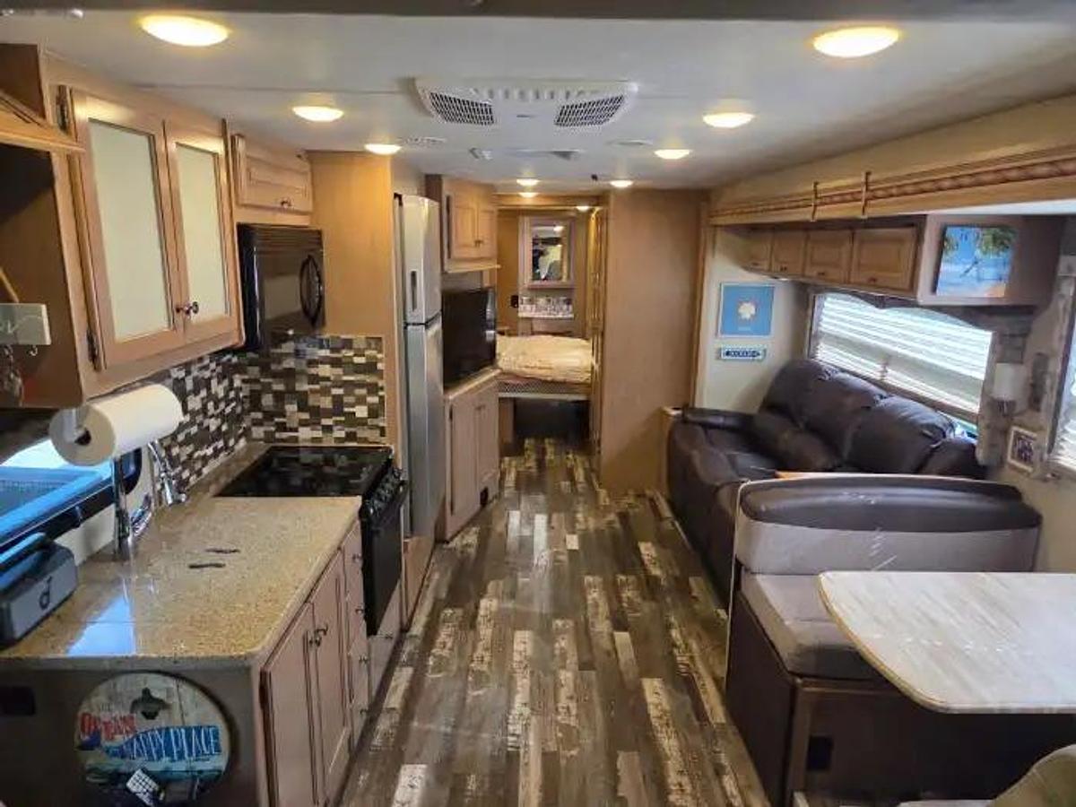 Used 2018 Thor Motor Coach Windsport 35M