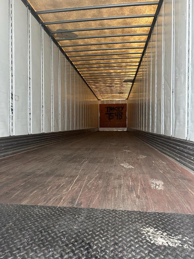 Used 2009 Utility 53′ Dry Van Trailer (5 Available)