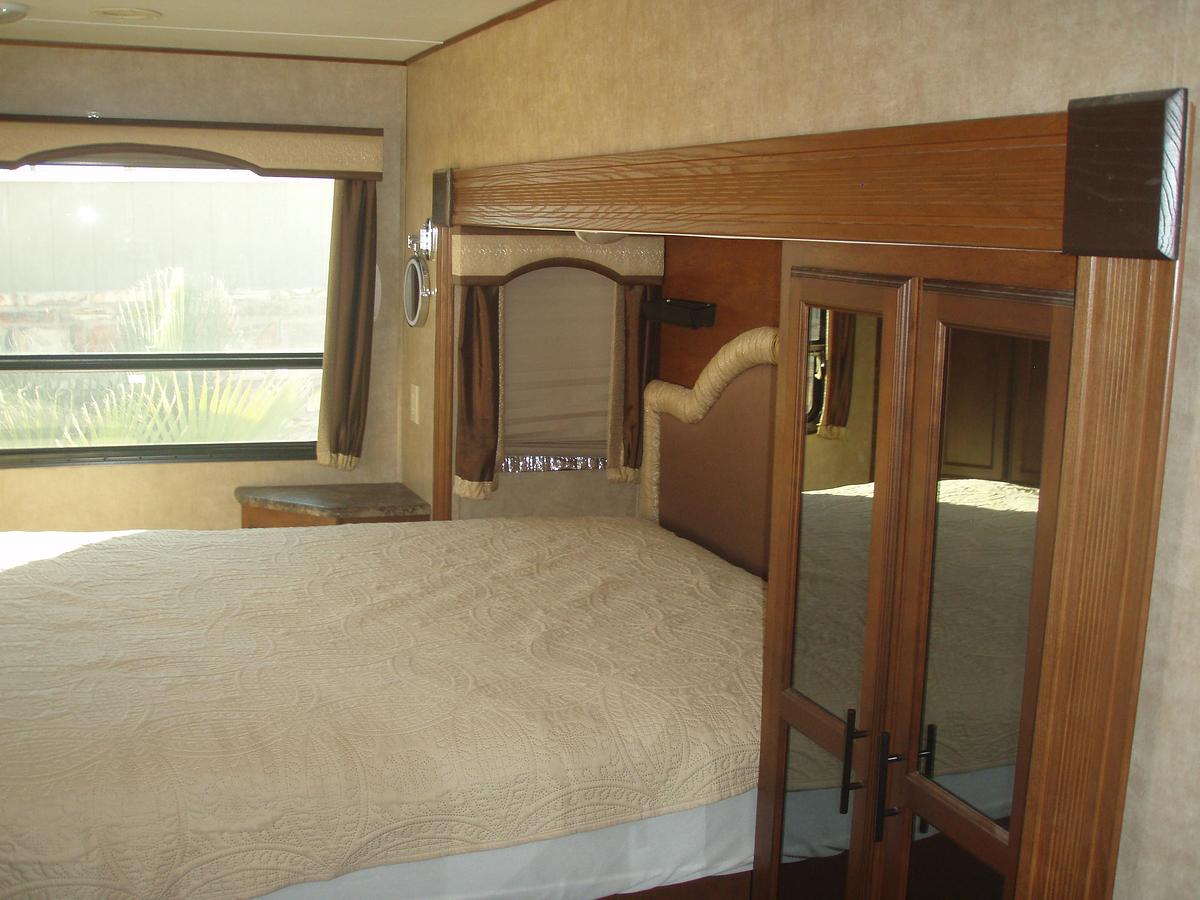 Used 2013 SunnyBrook Raven Travel Trailer
