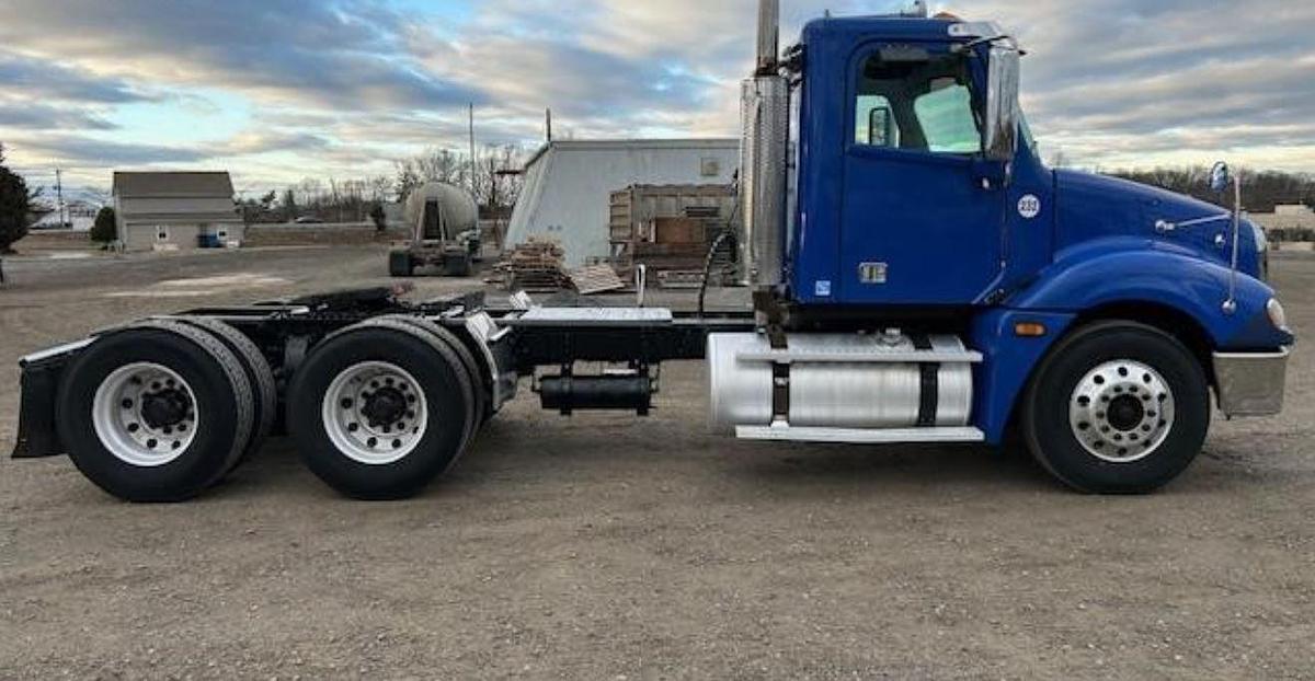 Used 2017 Freightliner Columbia 120