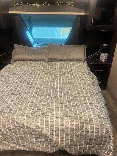 Used 2021 Jayco SEISMIC 4125 TOY HAULER 45 Foot